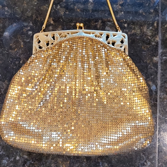 Antique Mesh Whiting & Davis Co Bags. Gold Tone Ornate Hand Bag - Picture 8 of 12